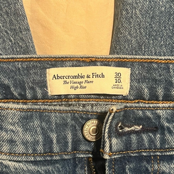 Abercrombie & Fitch Flare Jeans - Picture 2 of 5